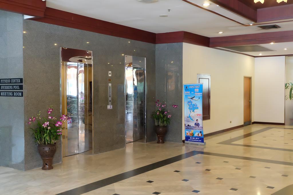 Tarin Hotel Chiang Mai Bagian luar foto