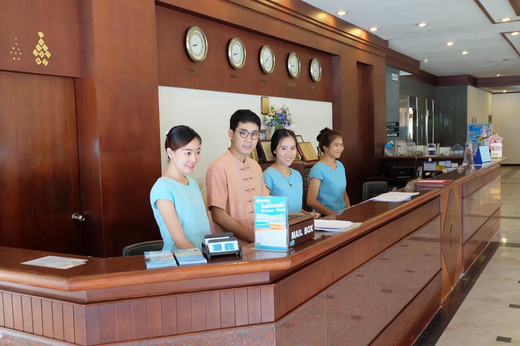 Tarin Hotel Chiang Mai Bagian luar foto
