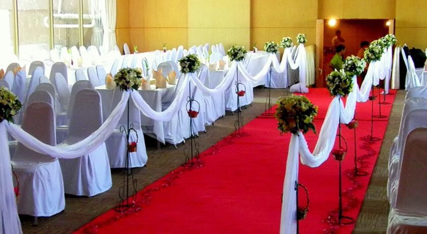 Tarin Hotel Chiang Mai Bagian luar foto