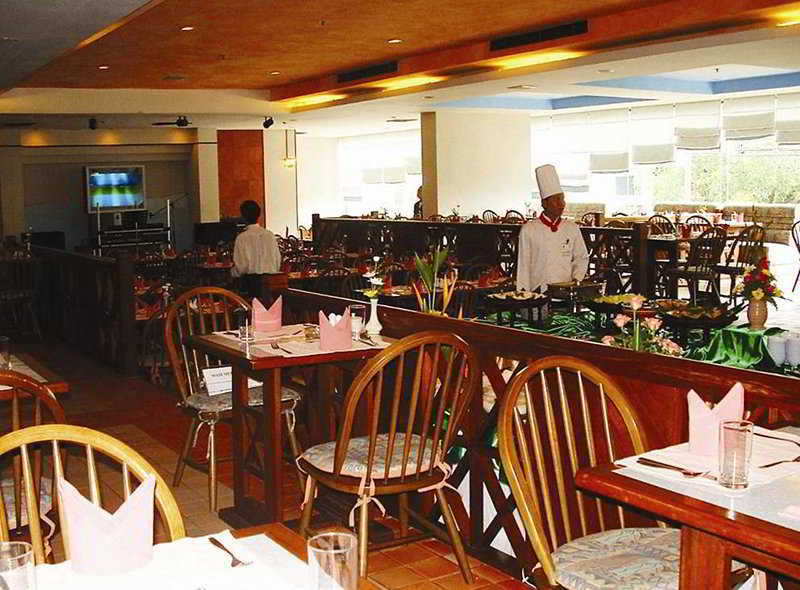 Tarin Hotel Chiang Mai Bagian luar foto